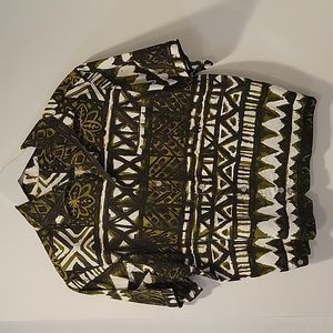 Men's green print Hawaiian shirt, size M short, no label.  Course cotton fabric.